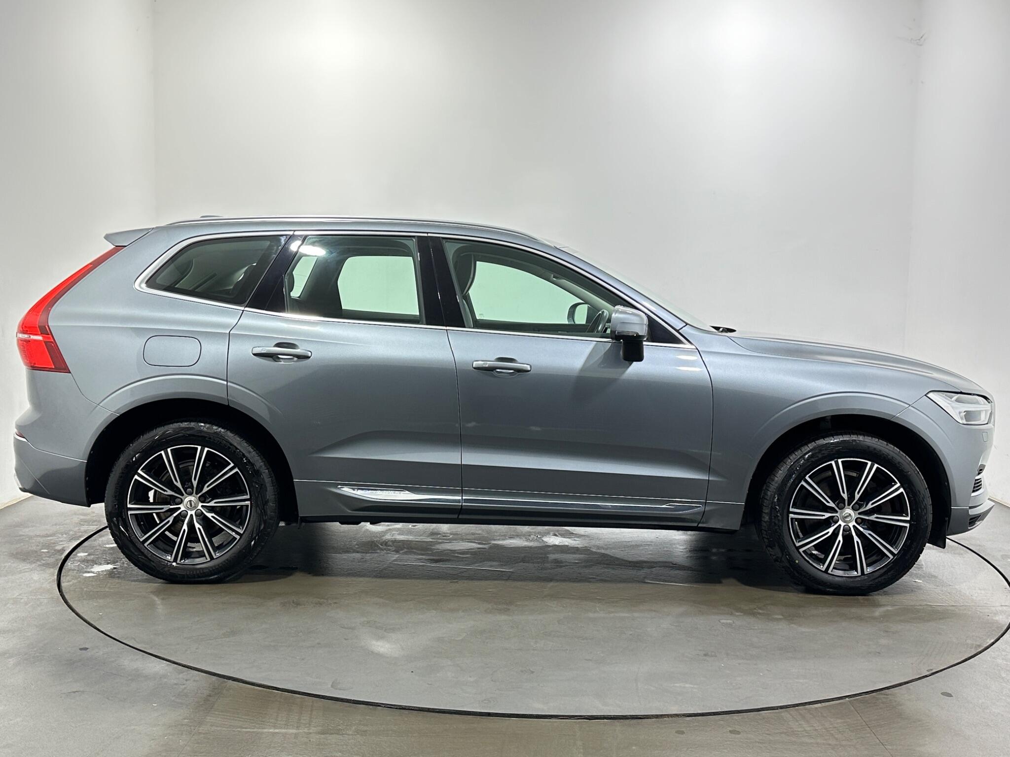 Volvo XC60 view 9