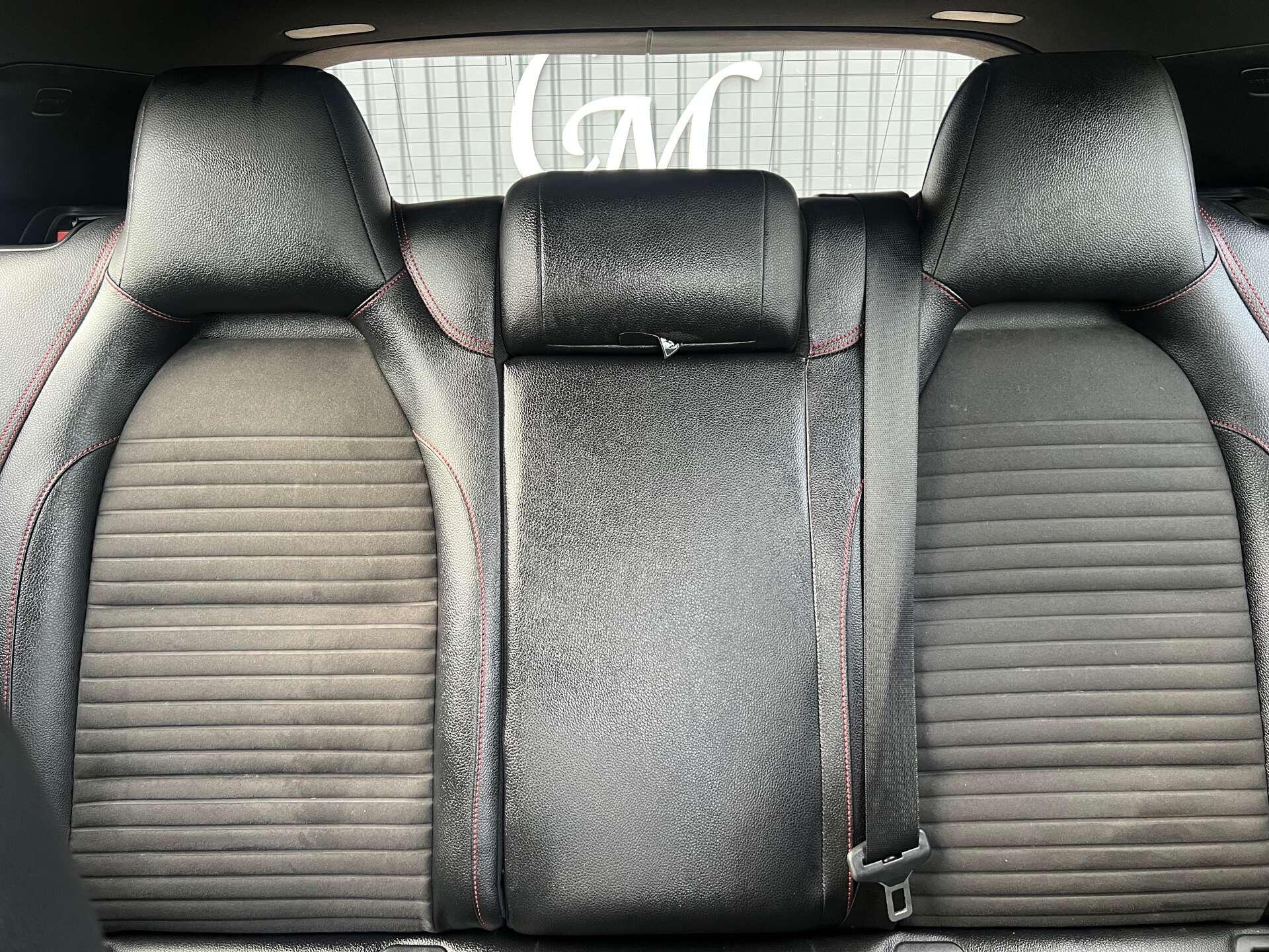 Mercedes-Benz GLA view 32