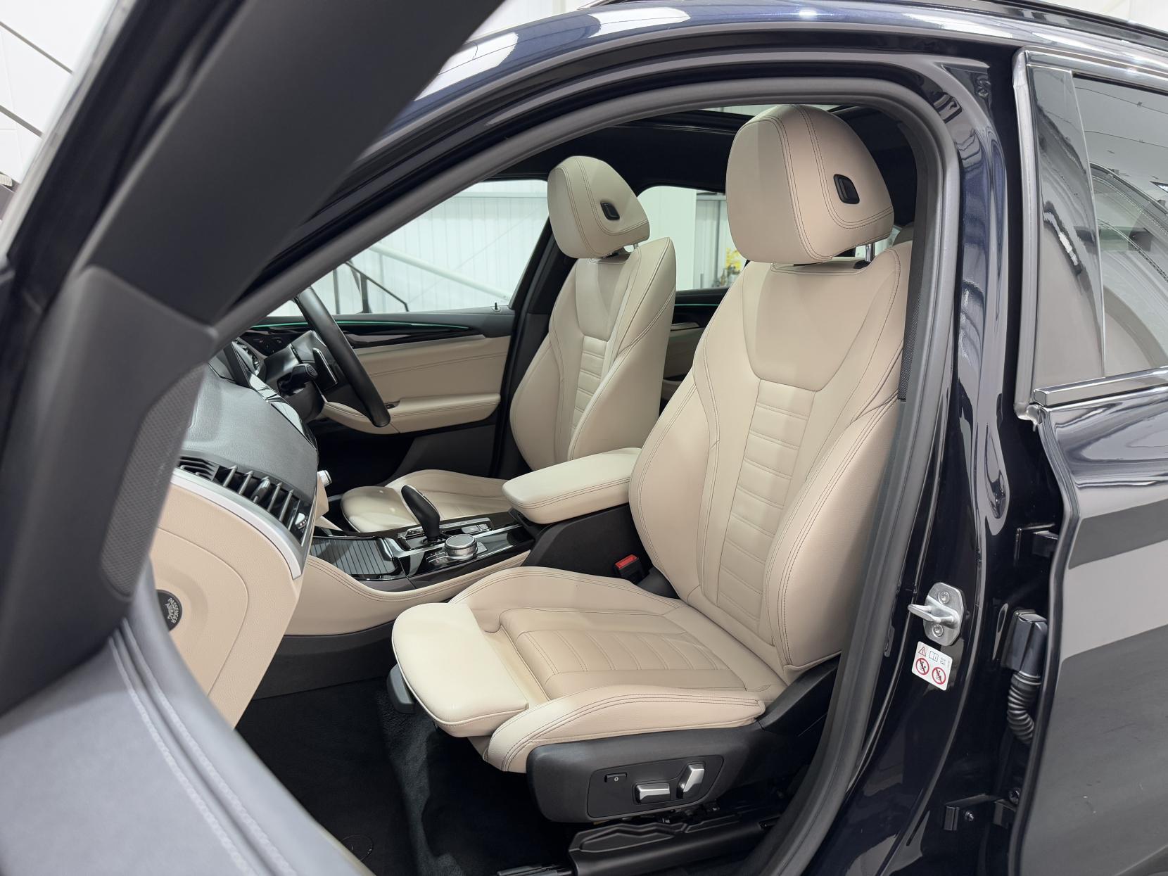 BMW X4 view 59