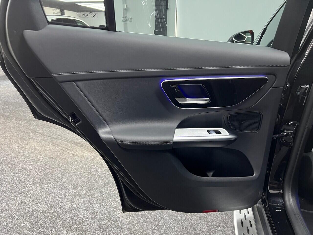 Mercedes-Benz GLC view 44