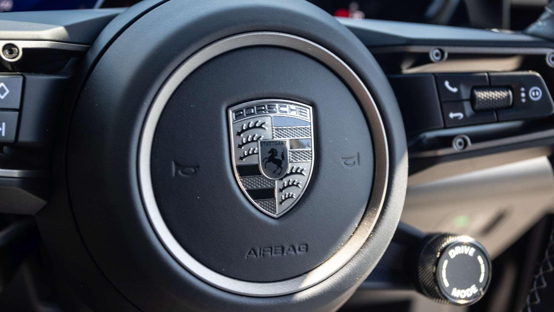 Porsche Macan view 16