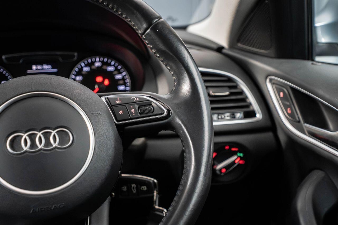 Audi Q3 view 29
