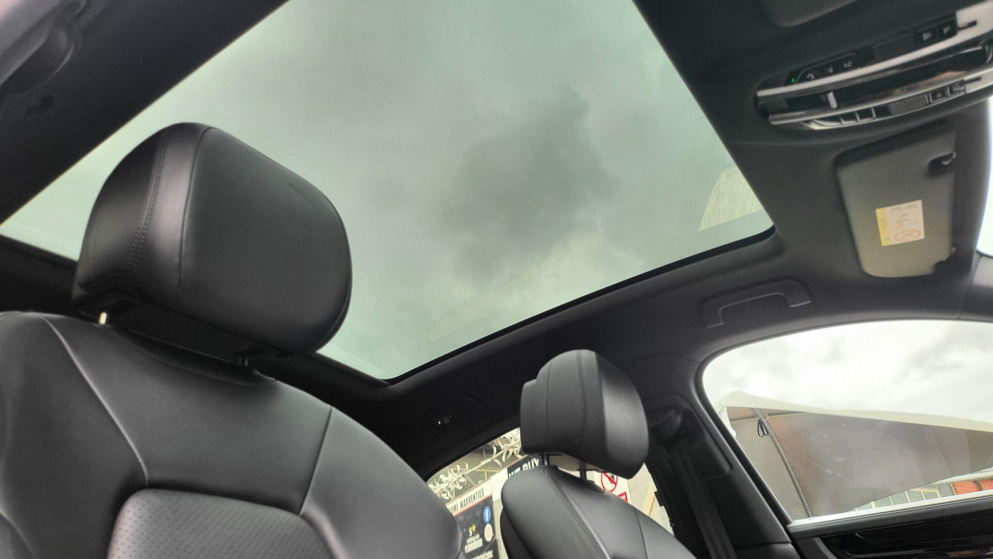 Porsche Cayenne view 36