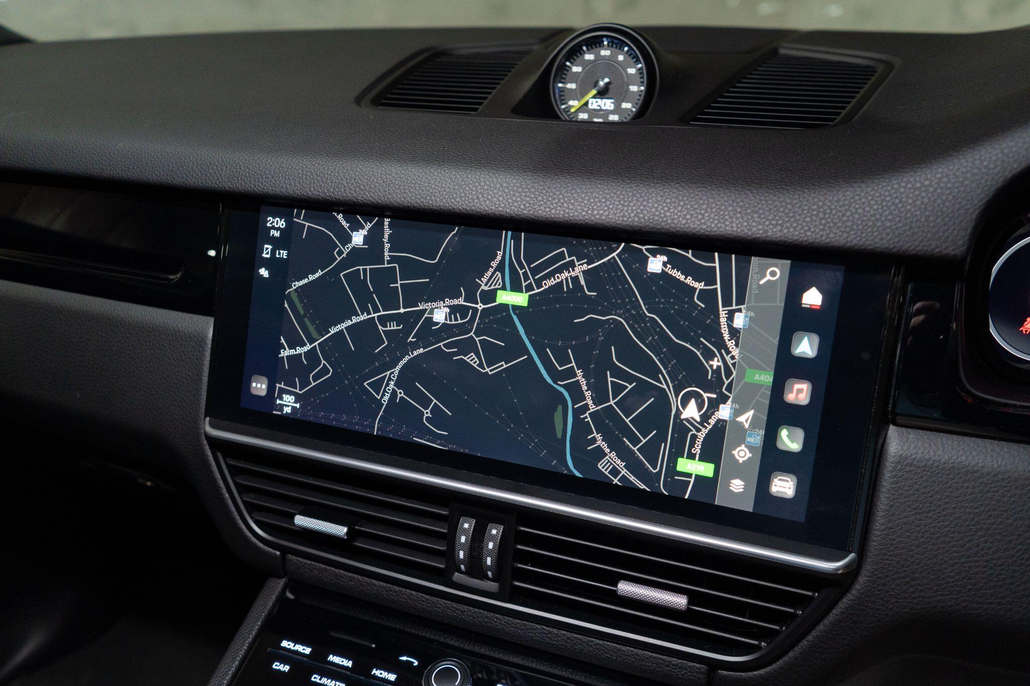 Porsche Cayenne view 19