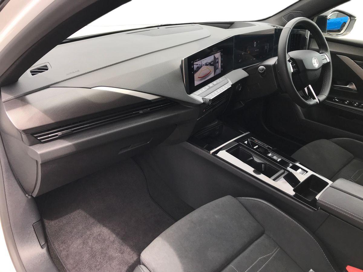 Vauxhall Astra view 5