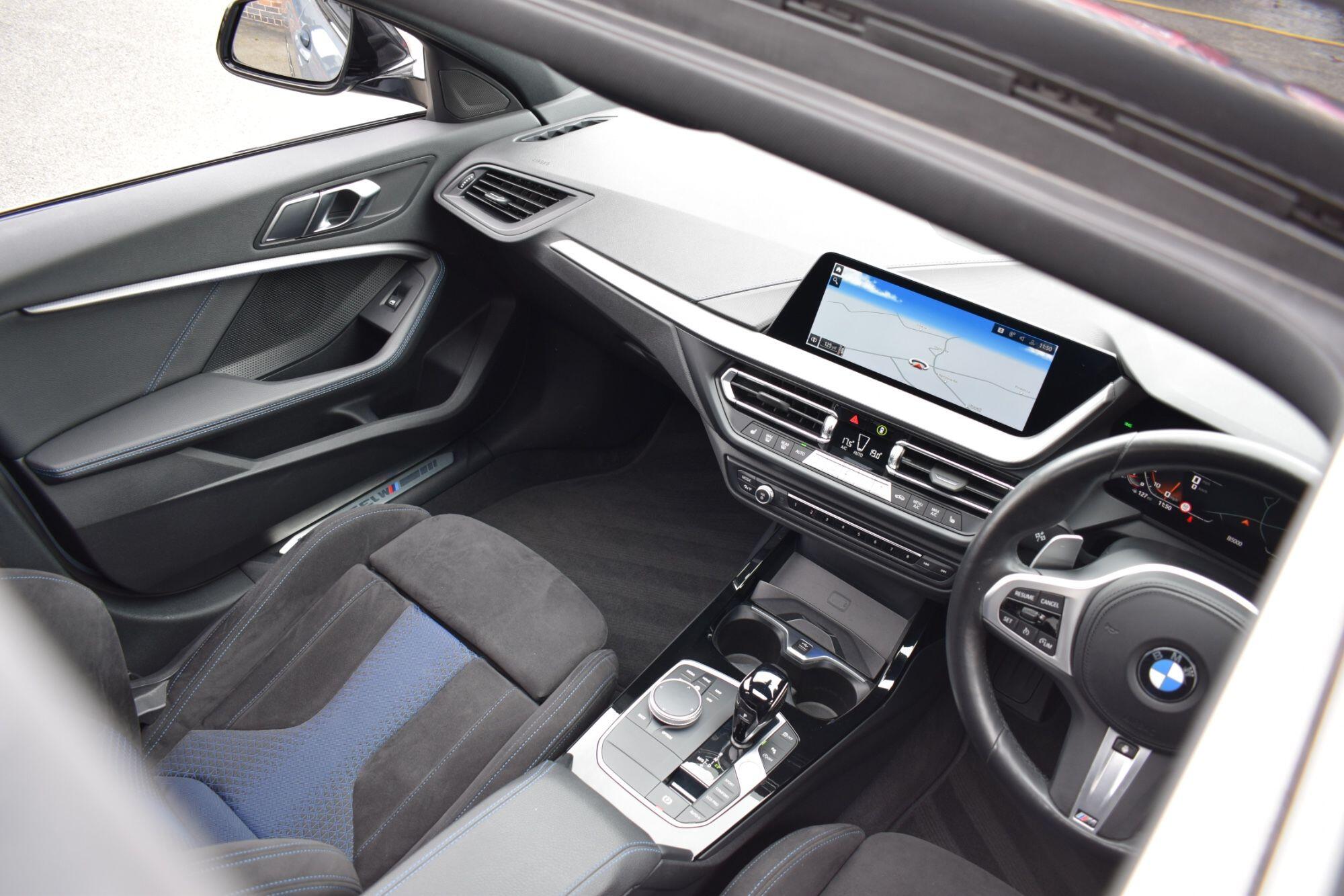 BMW 1 Series view 21