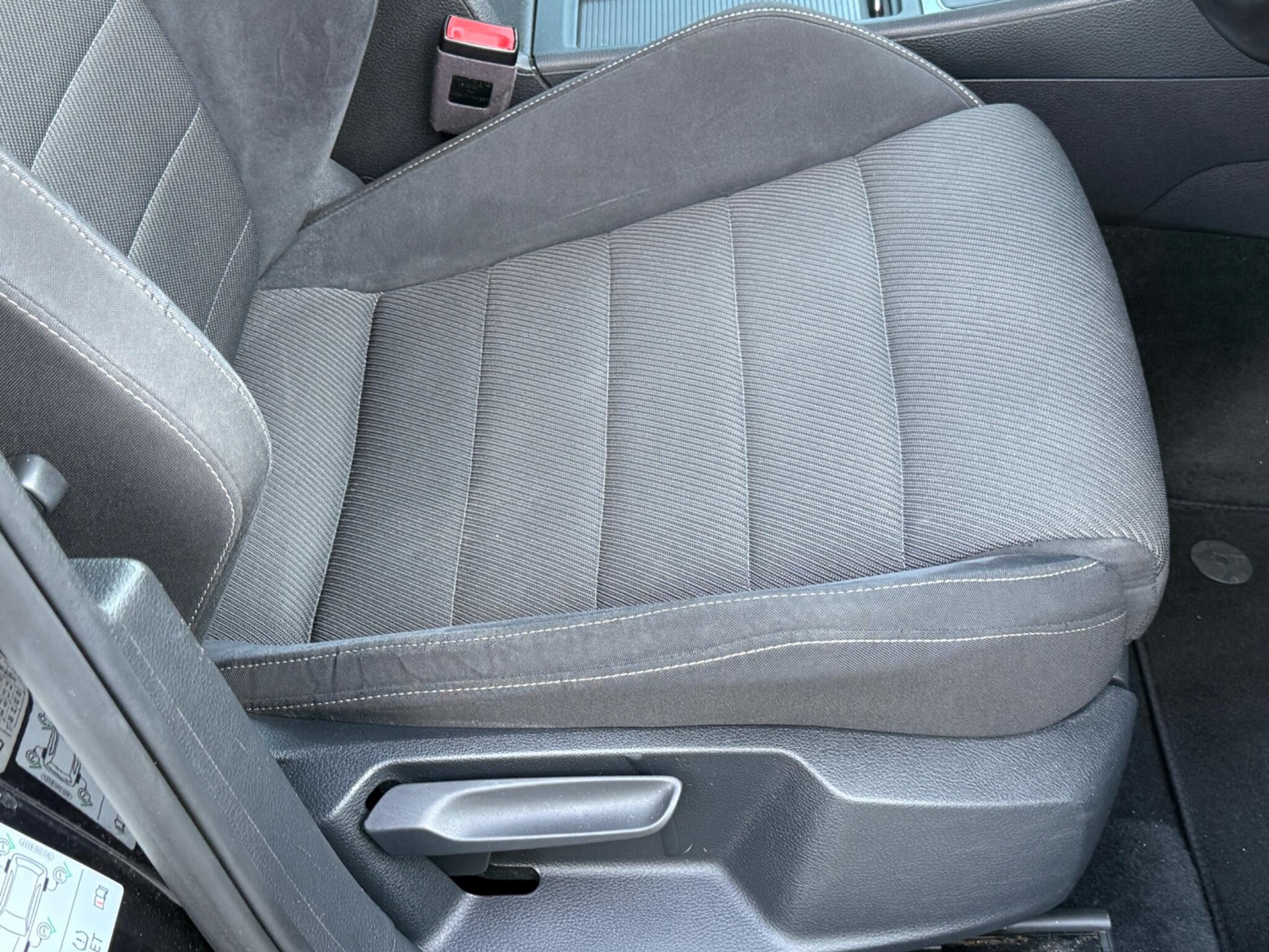 Volkswagen Golf - Image 32