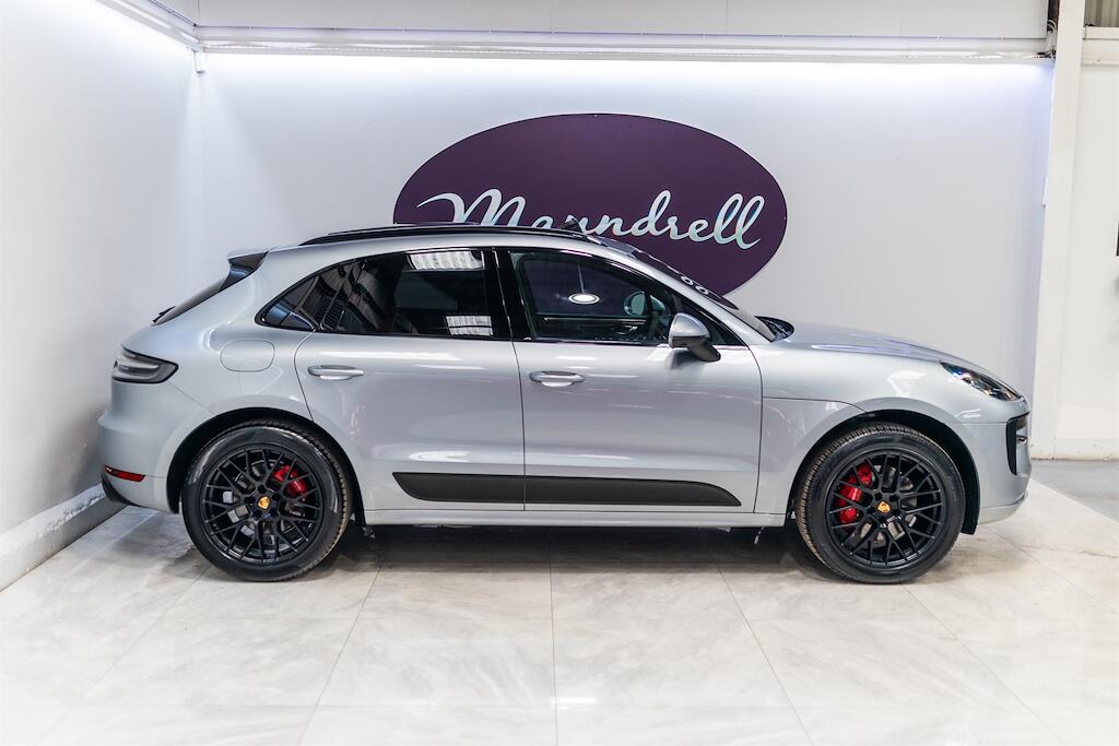 Porsche Macan view 2