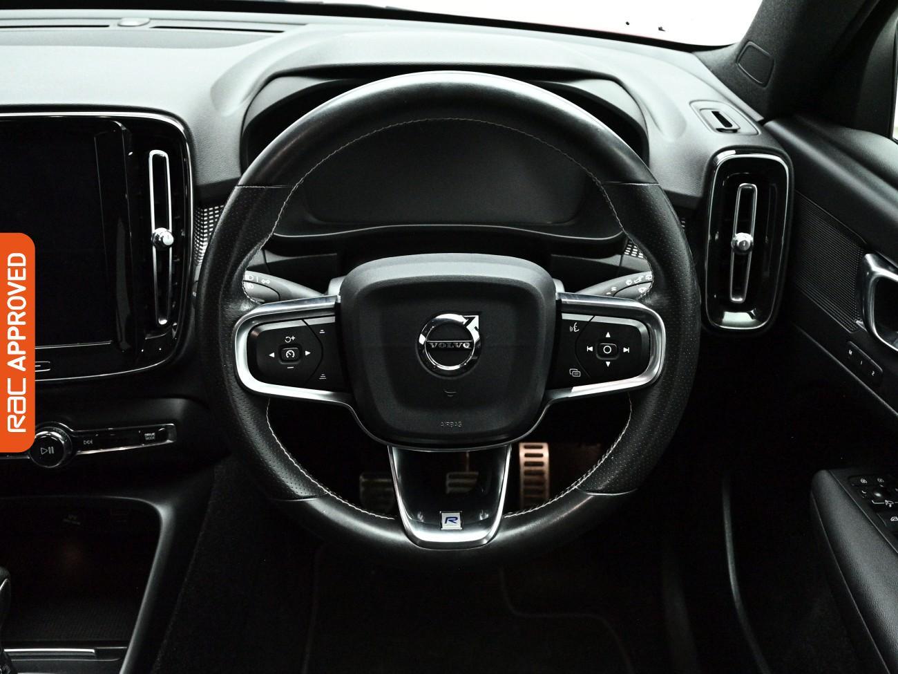 Volvo XC40 view 9