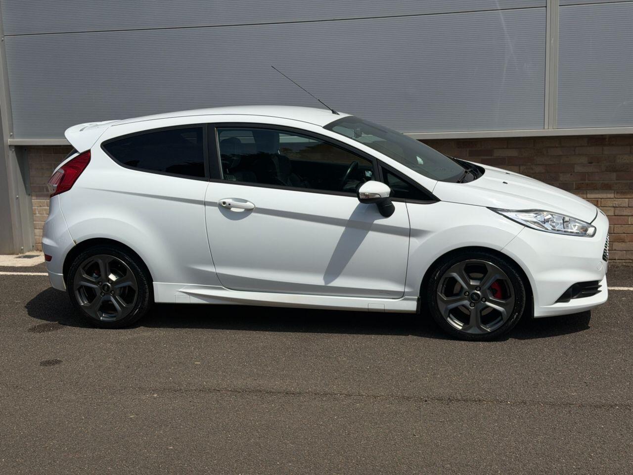 Ford Fiesta view 57