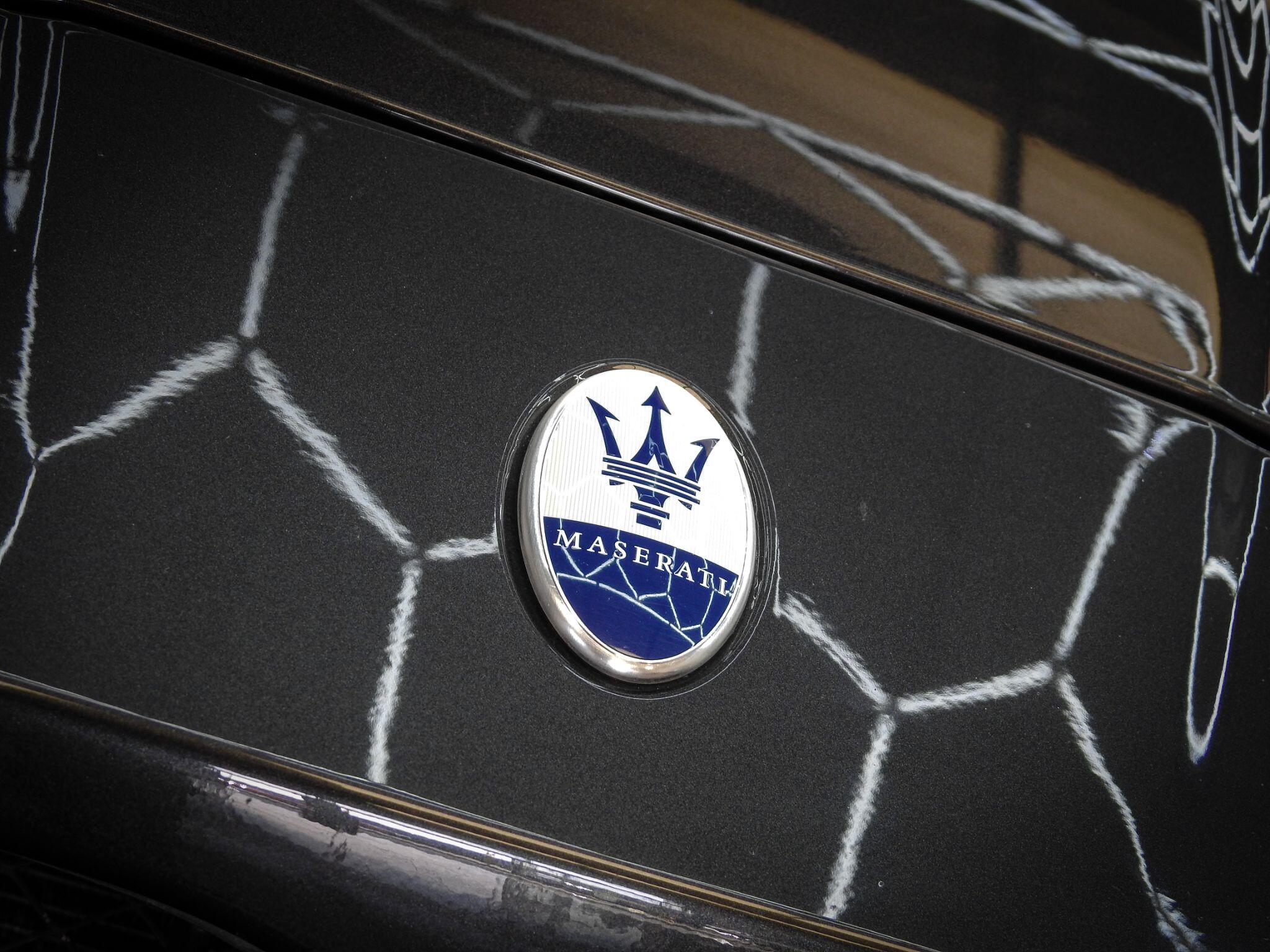 Maserati Granturismo view 10