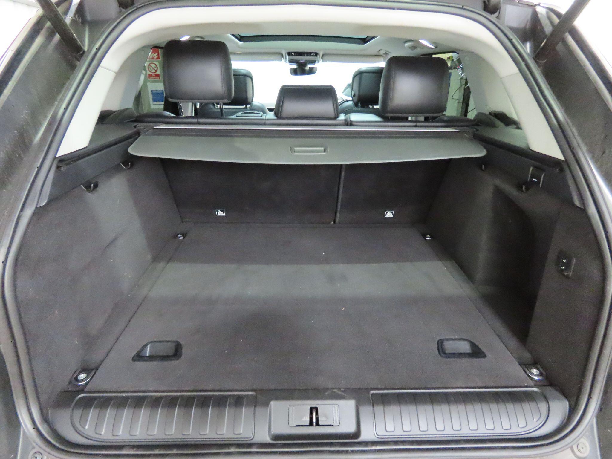 Land Rover Range Rover Sport view 9