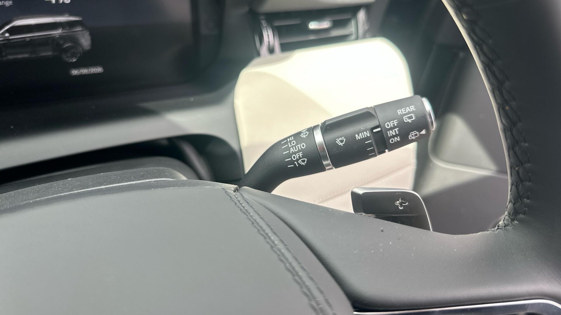 Land Rover Discovery Sport view 42