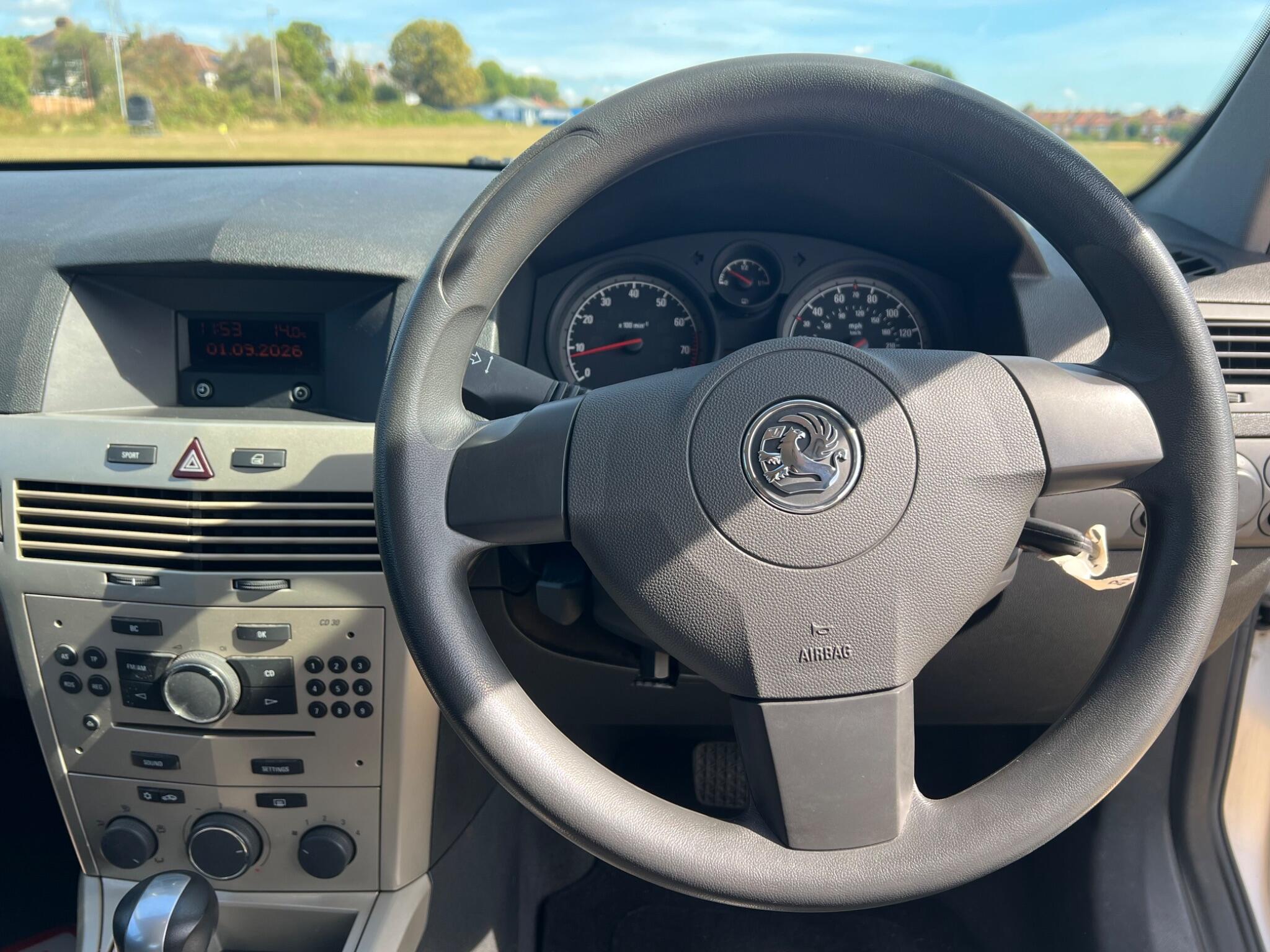 Vauxhall Astra view 25