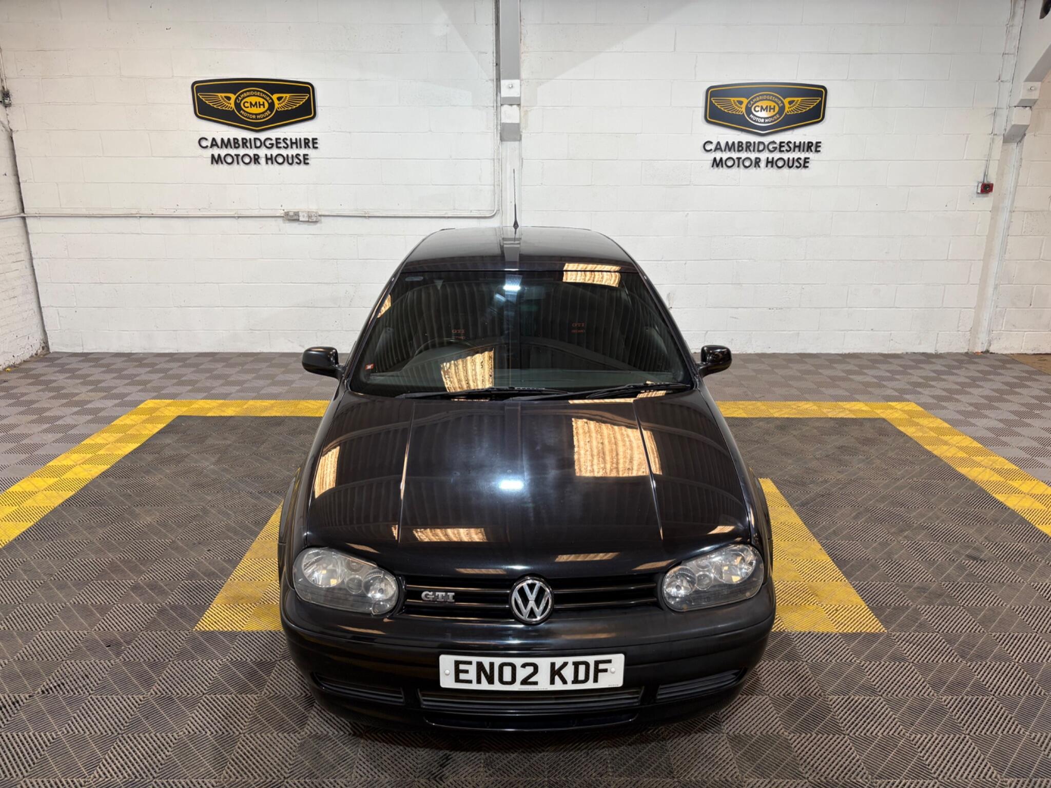 Volkswagen Golf view 2