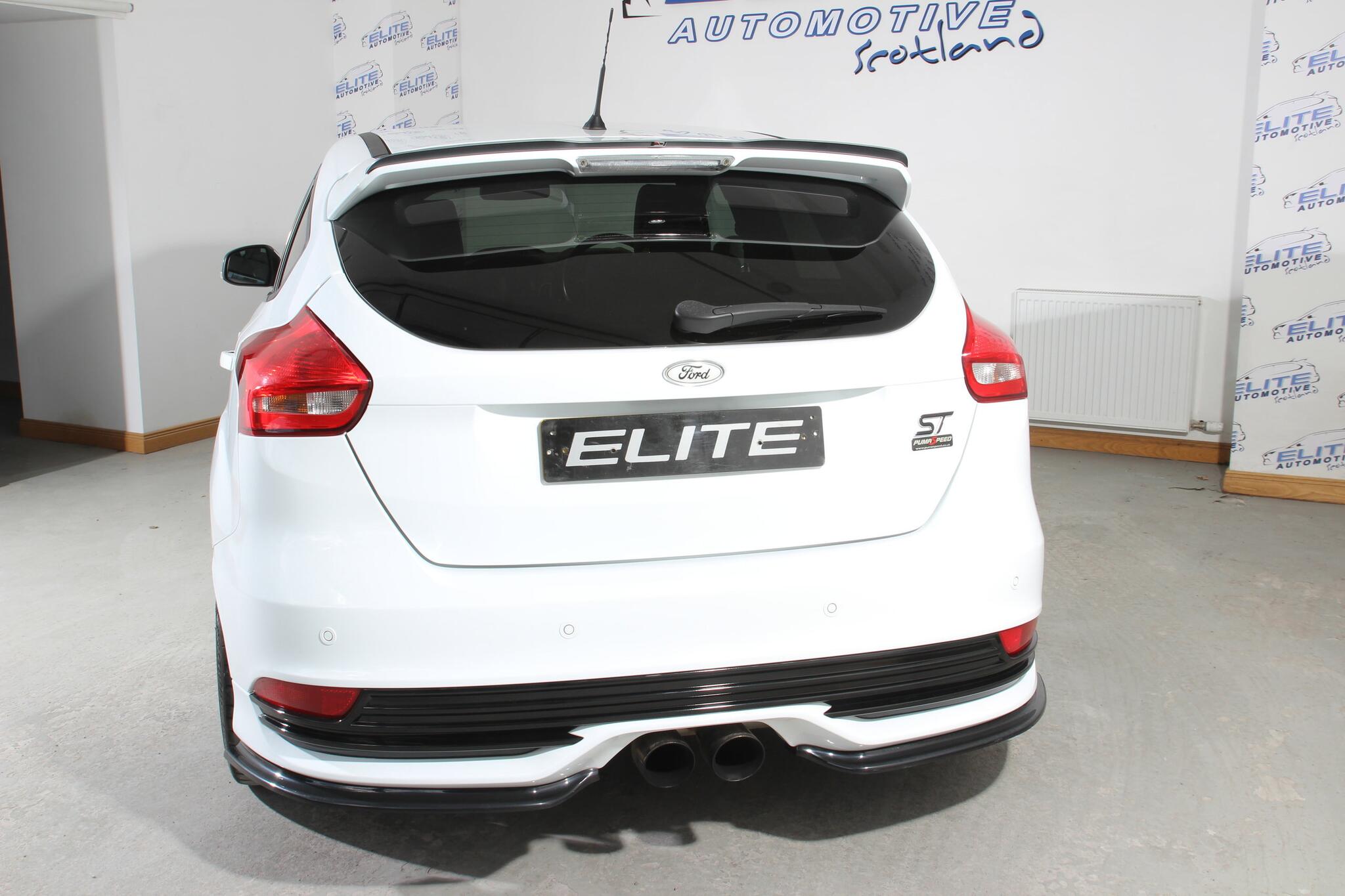Ford Focus view 14