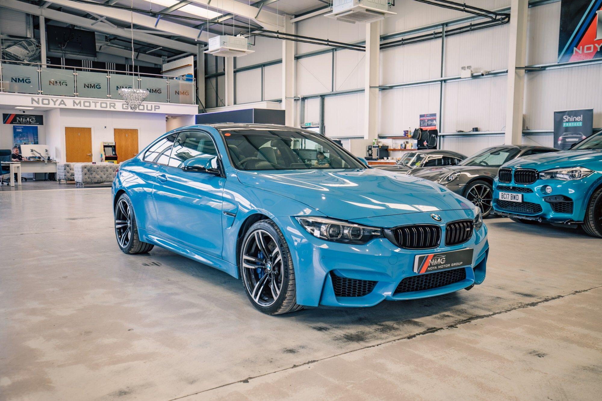 BMW M4 view 22