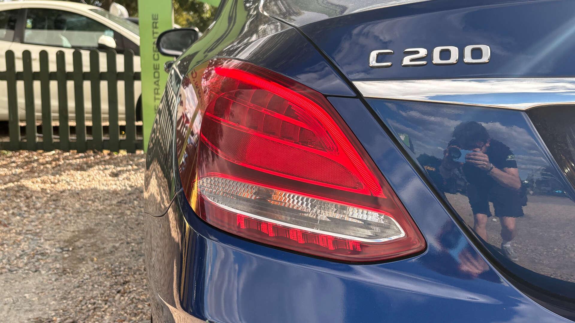 Mercedes-Benz C-Class view 44