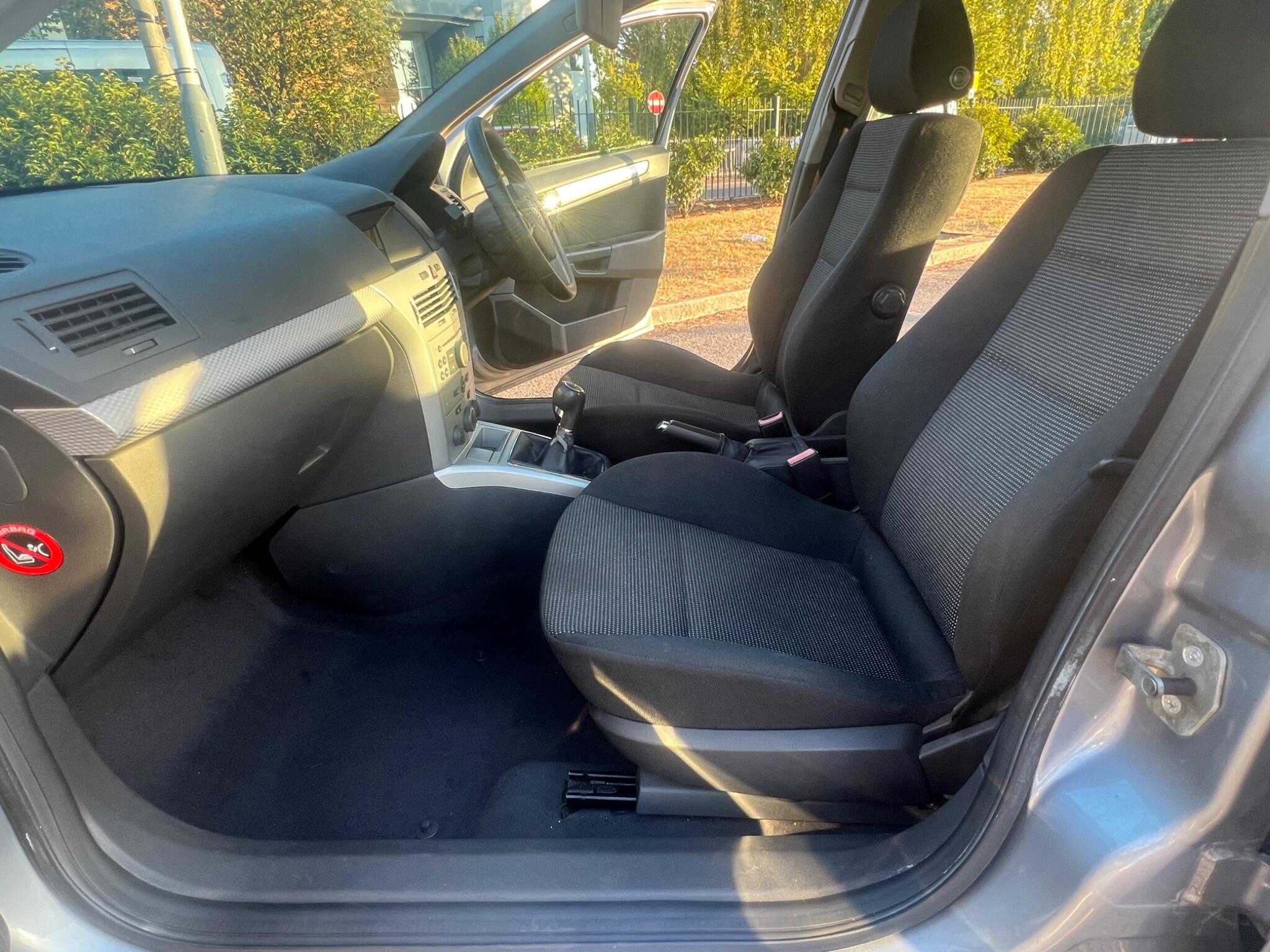 Vauxhall Astra view 18