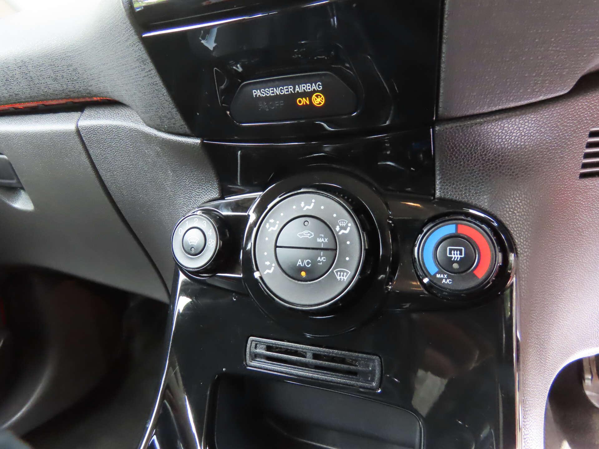 Ford Fiesta view 11