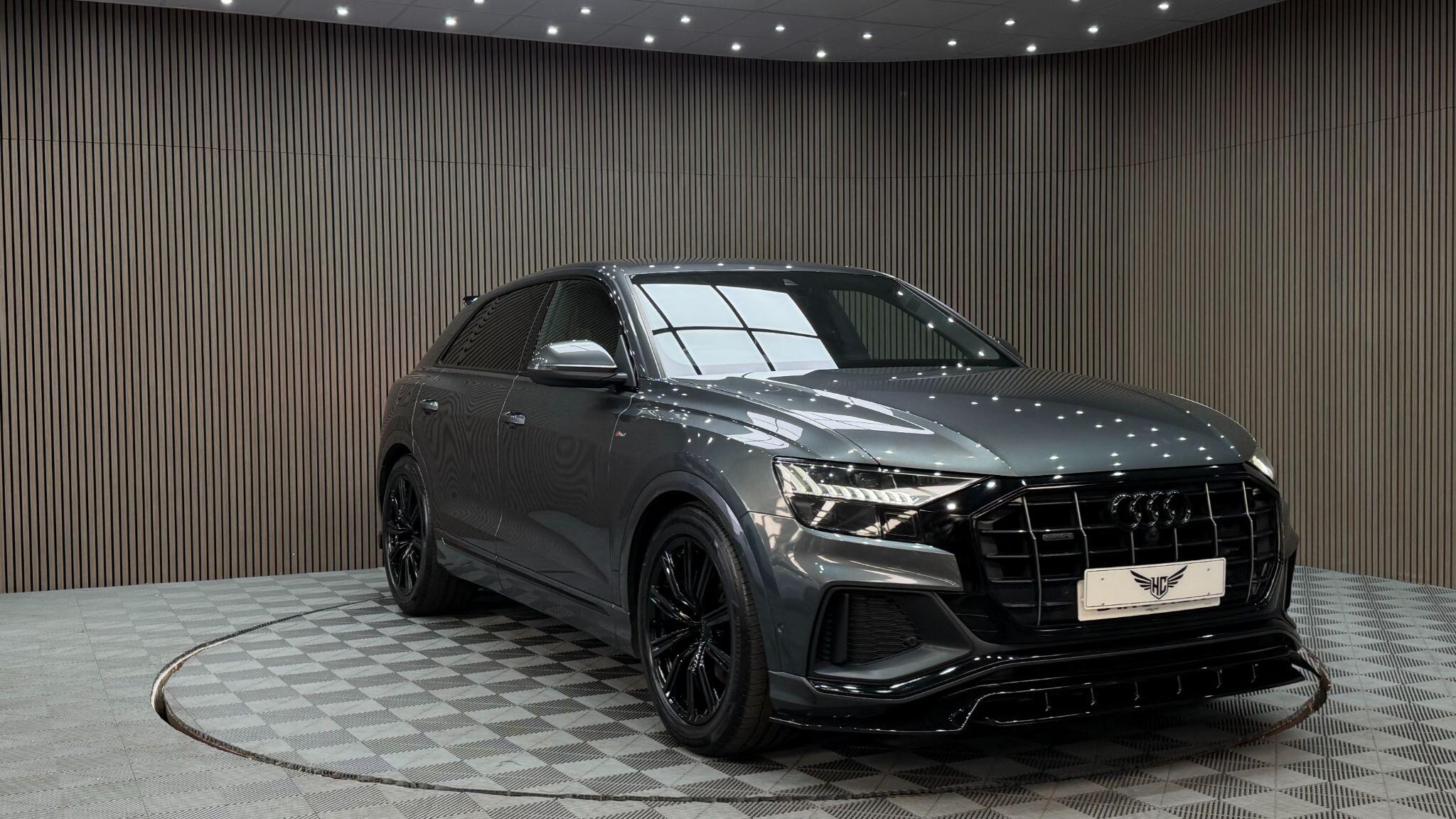 Audi Q8 view 33
