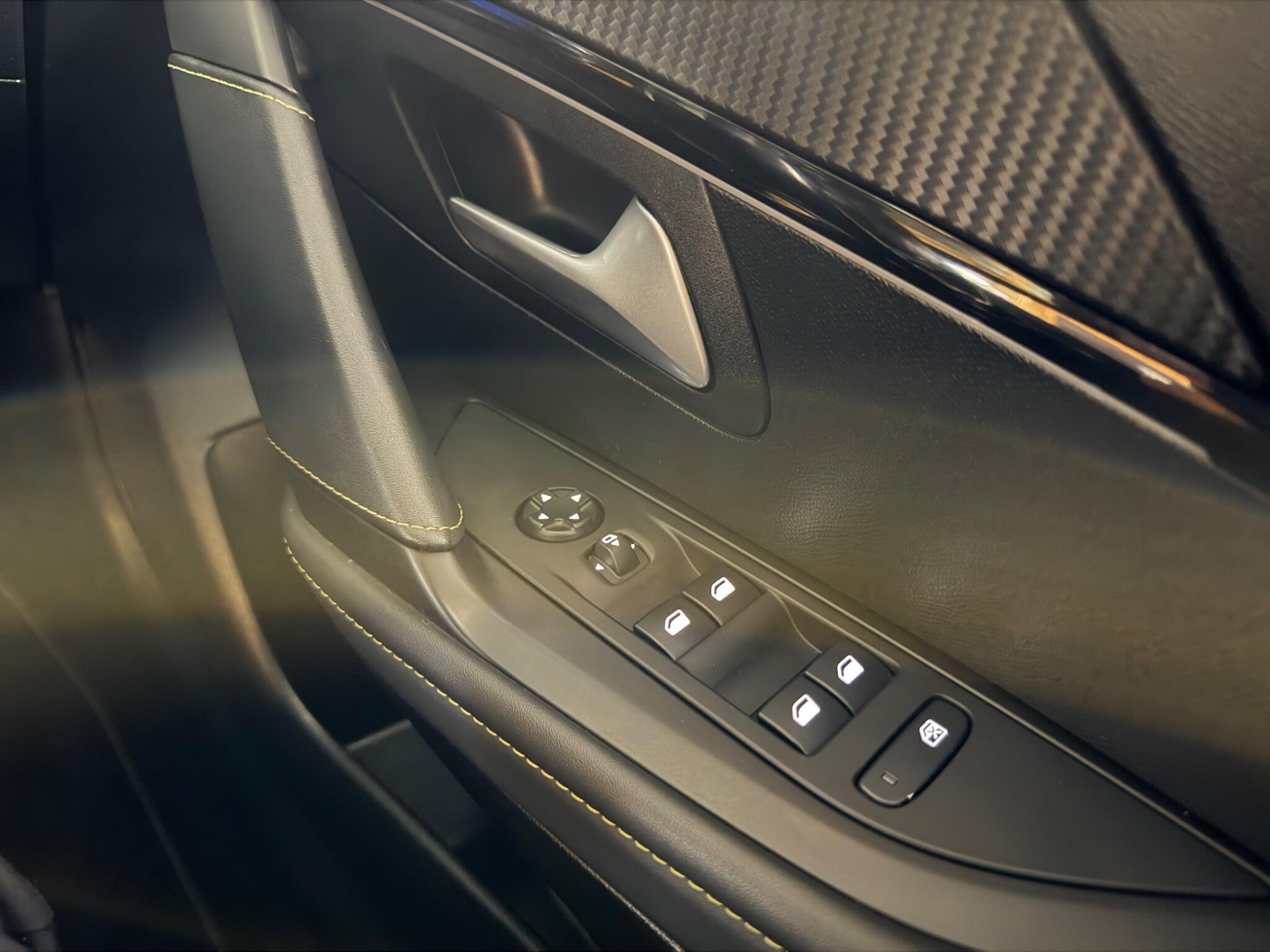 Peugeot 208 view 21
