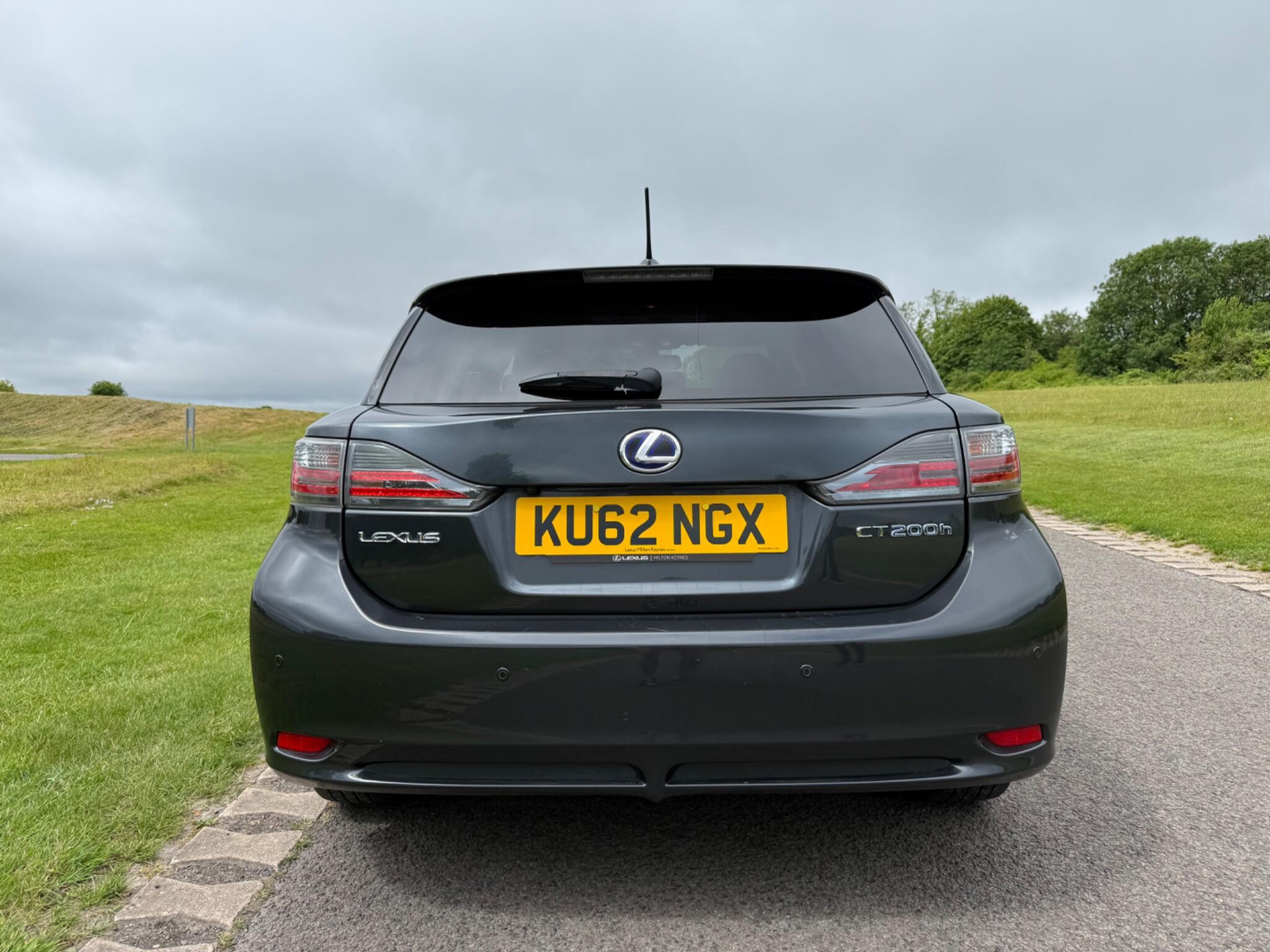 Lexus CT view 10