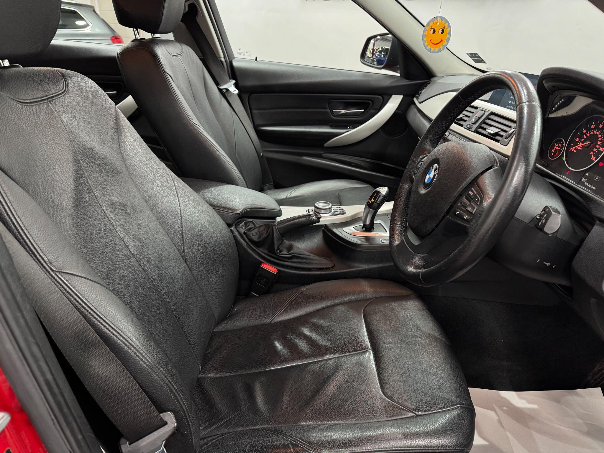 BMW 3 Series view 24