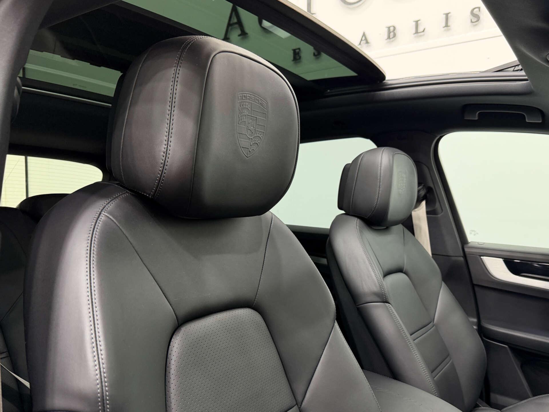 Porsche Cayenne view 34