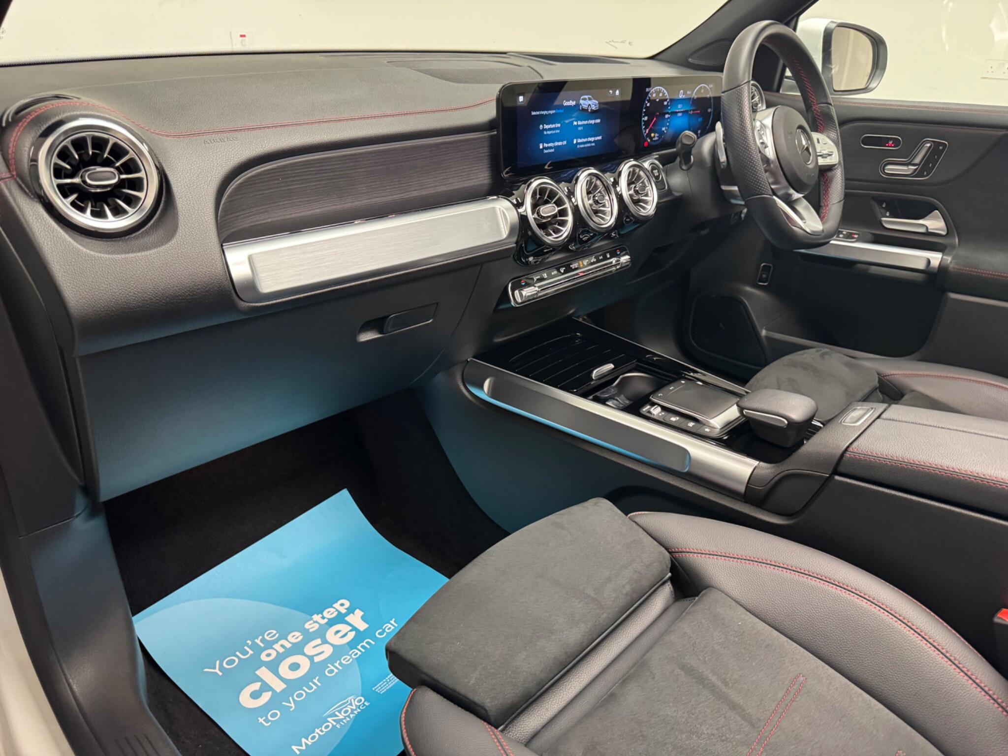 Mercedes-Benz Eqb view 8