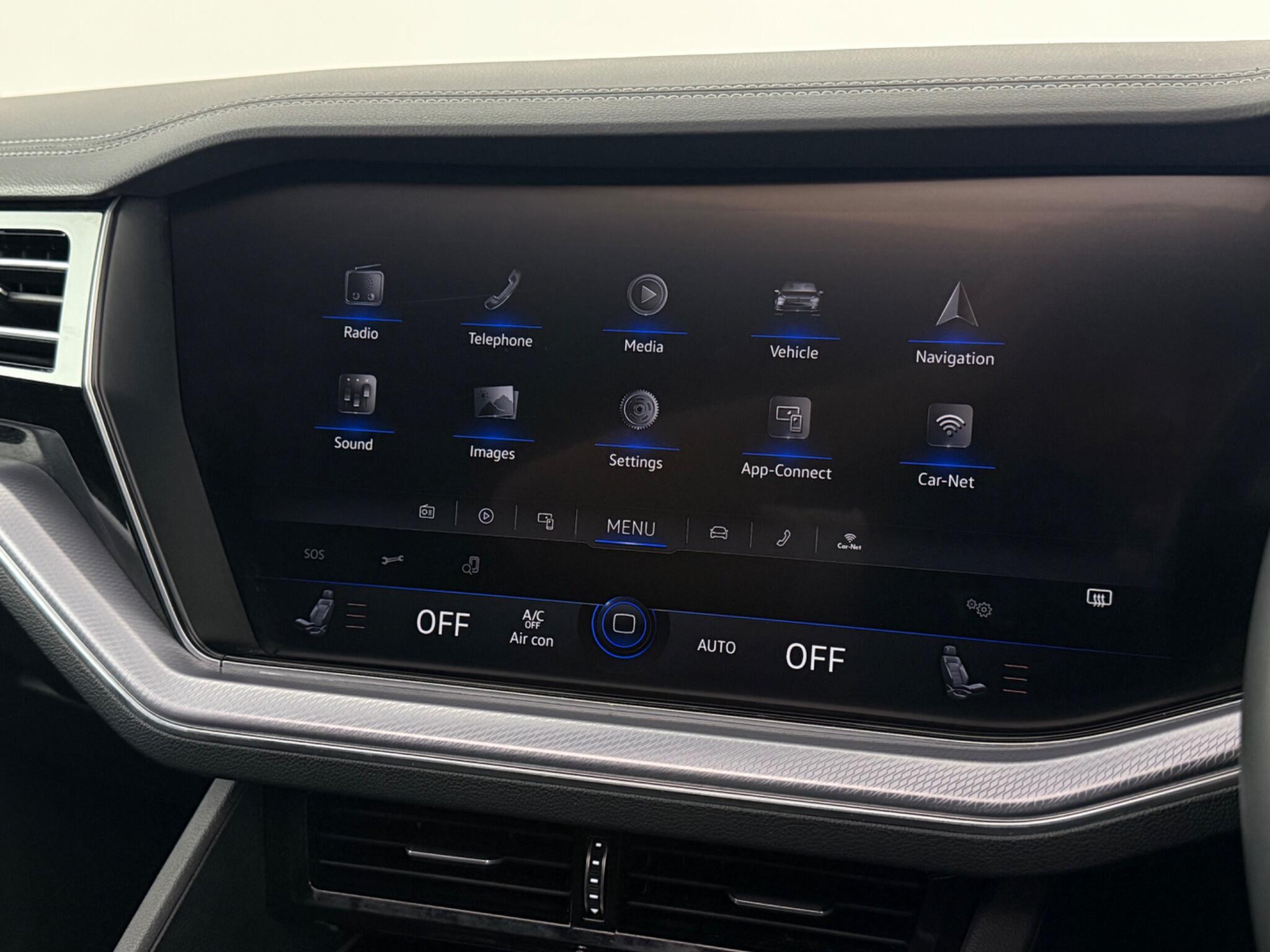 Volkswagen Touareg view 28