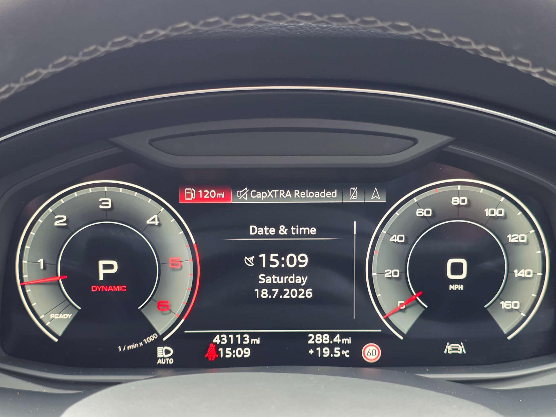 Audi Q7 view 34