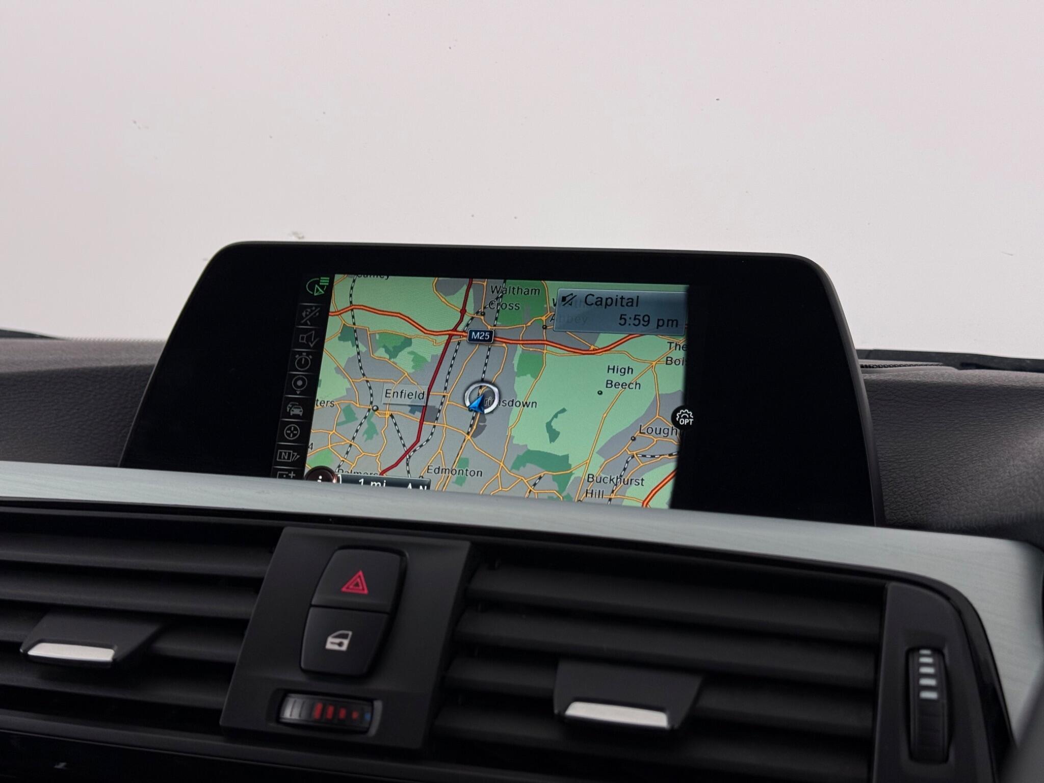 BMW 3 Series view 26