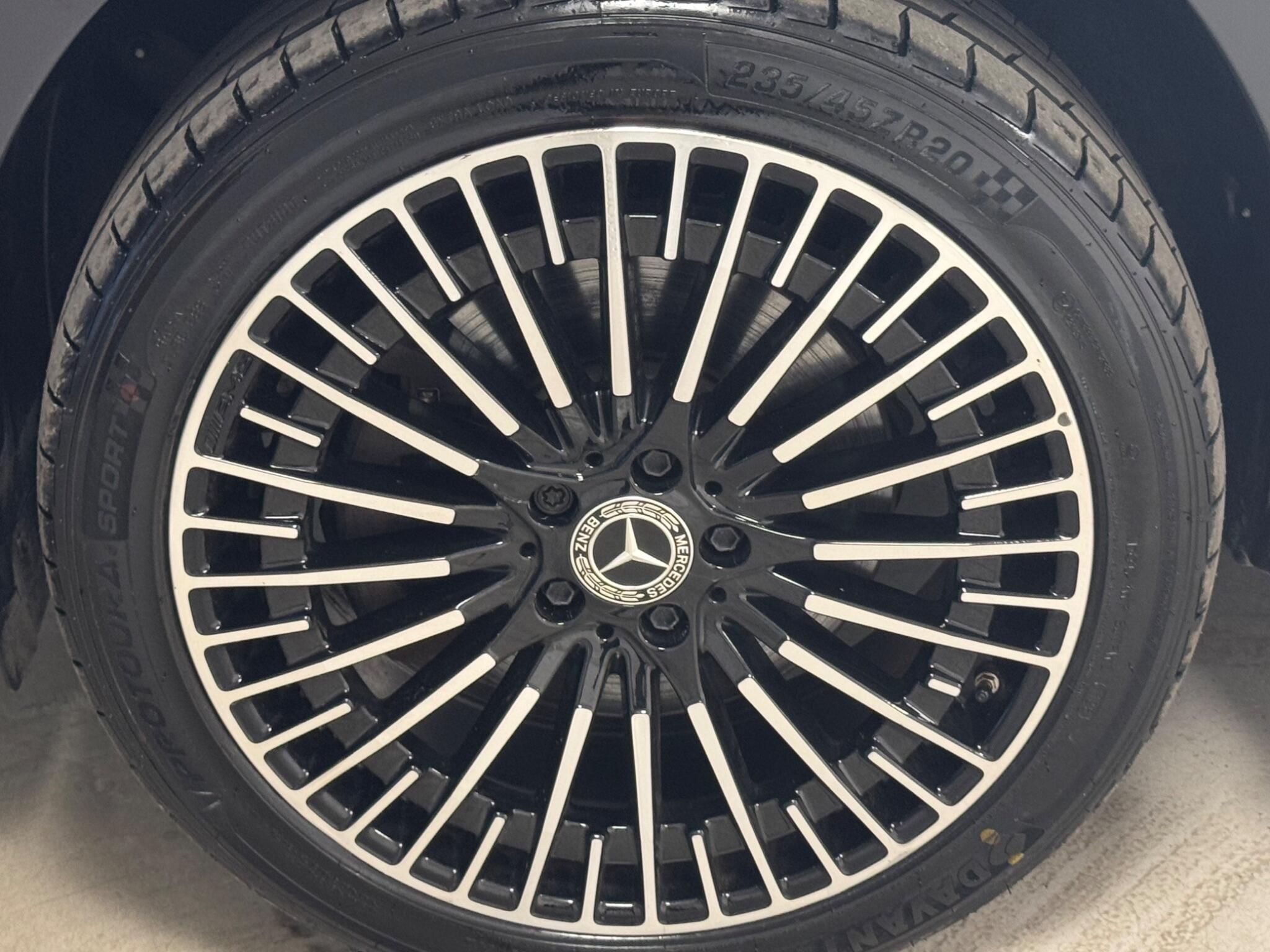 Mercedes-Benz Eqb view 14