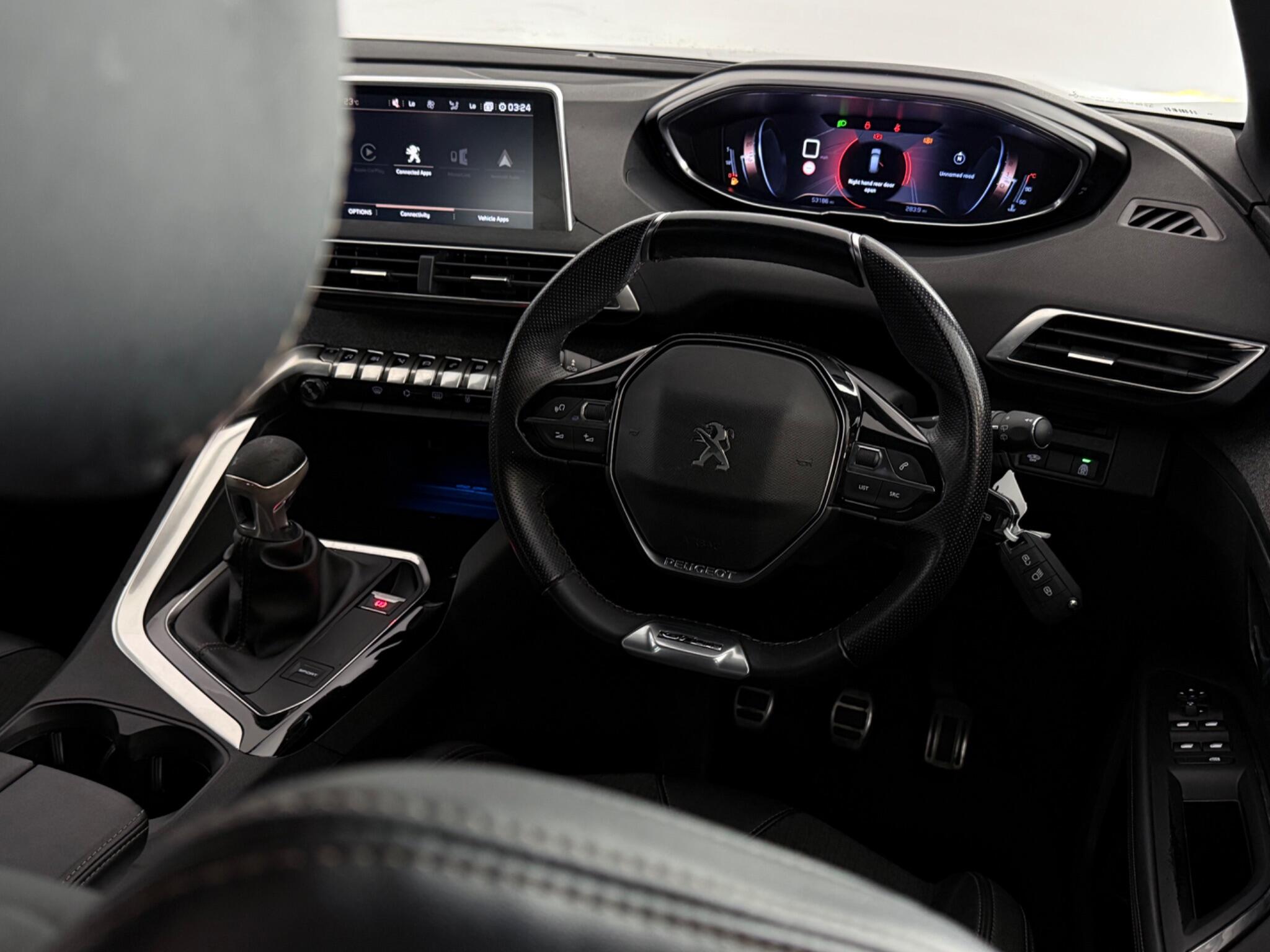 Peugeot 5008 view 13