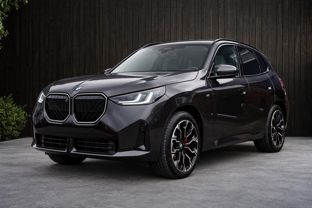 BMW X3 view 5