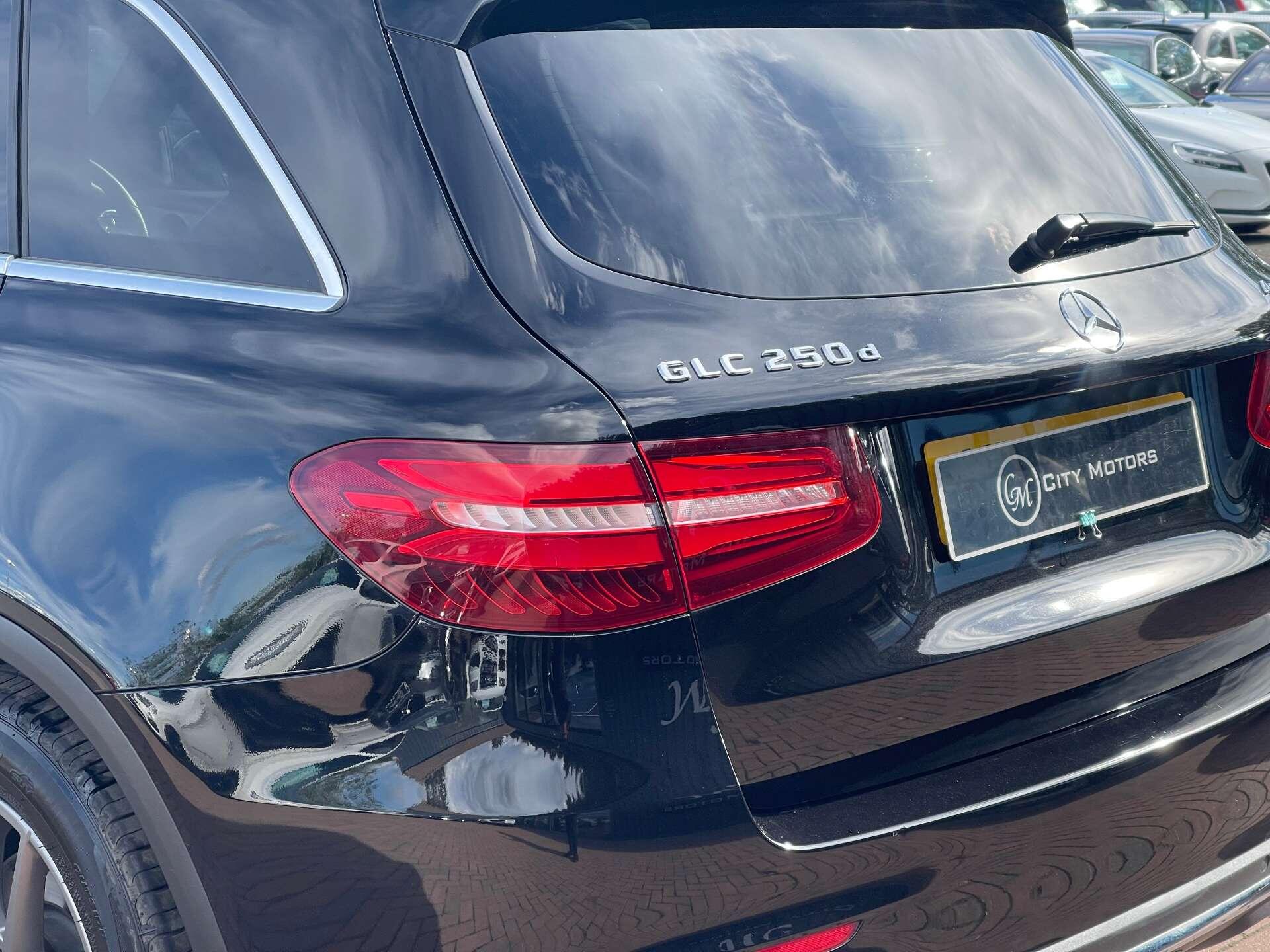 Mercedes-Benz GLC view 8