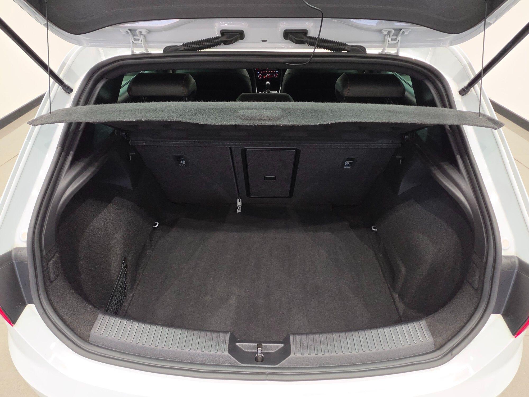 Seat Leon view 45