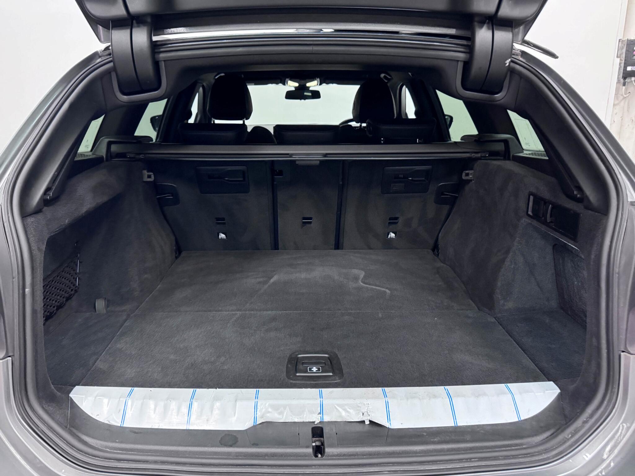 BMW 3 Series view 7