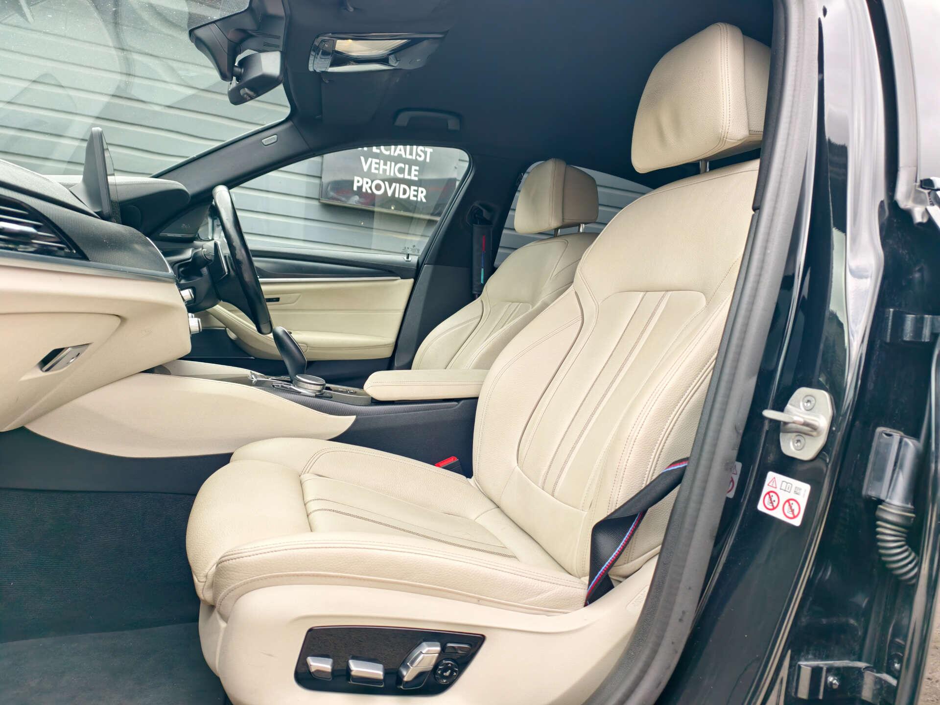 BMW 5 Series view 22
