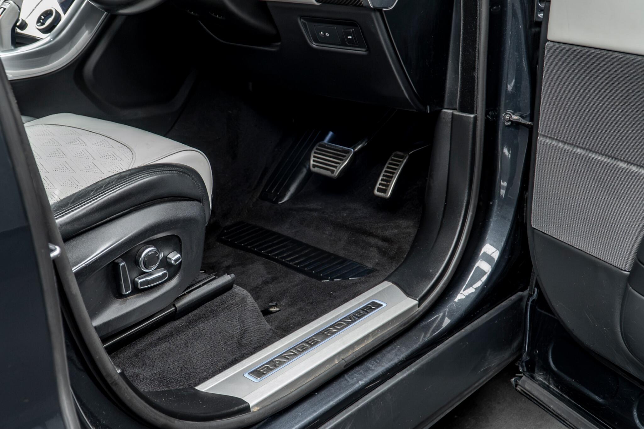 Land Rover Range Rover Sport view 43