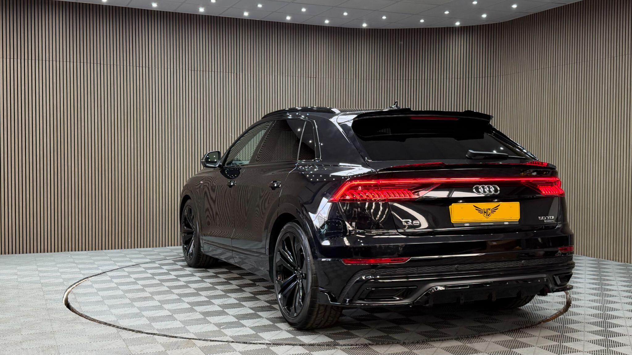 Audi Q8 view 46