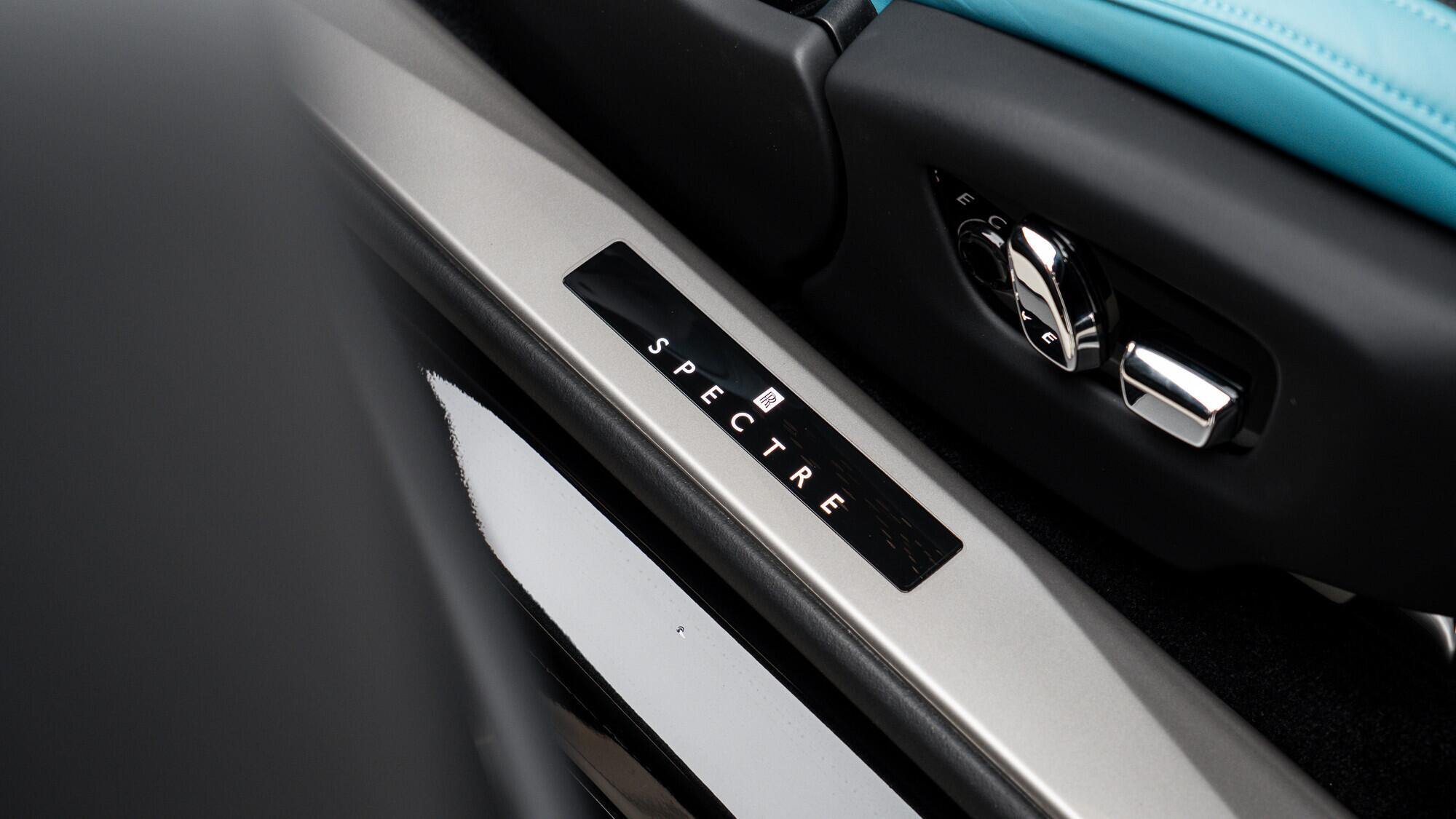 Rolls-Royce Spectre view 31
