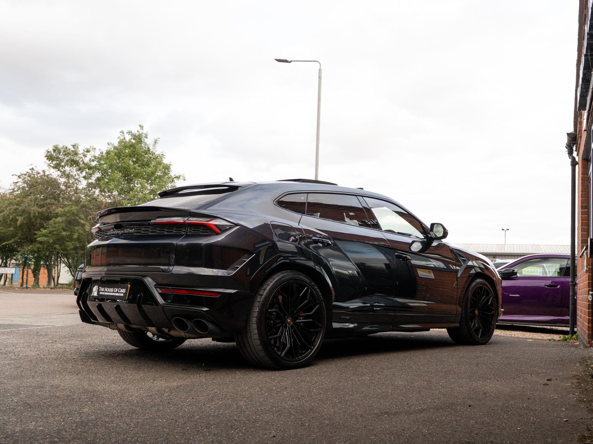 Lamborghini Urus view 13