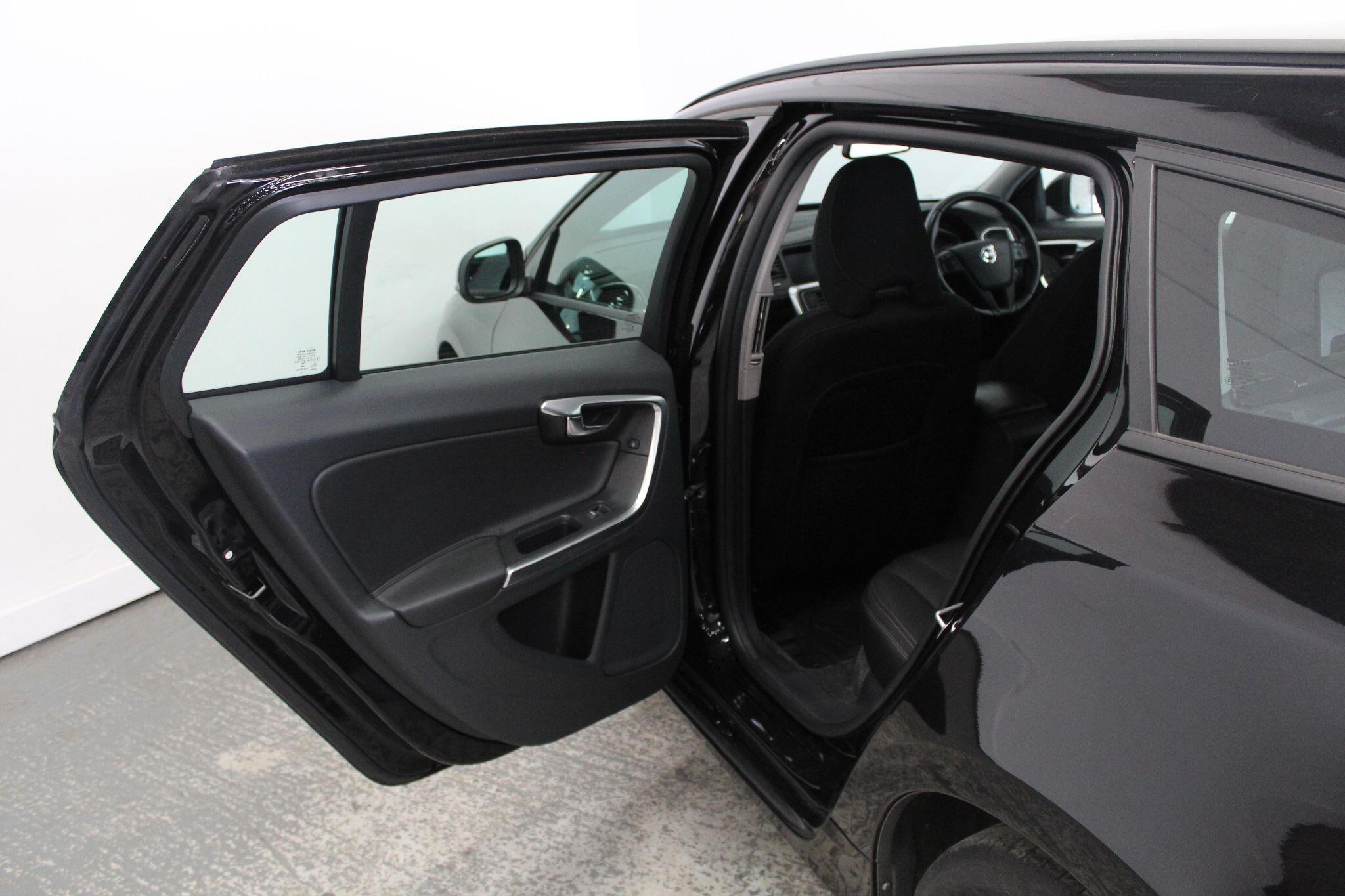 Volvo V60 view 27