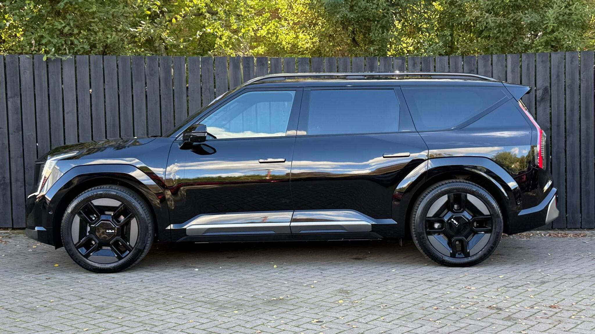 Kia EV9 view 5