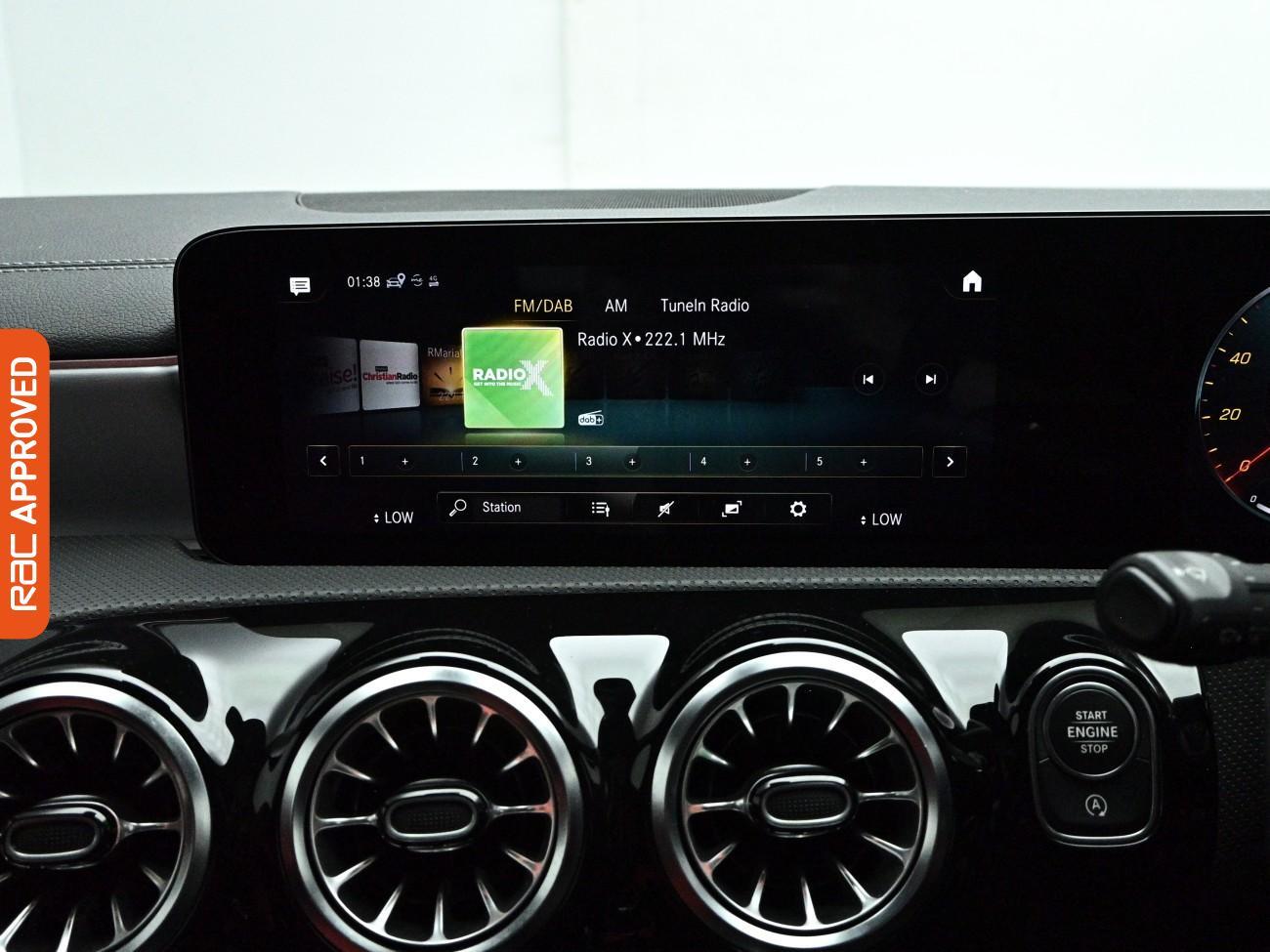Mercedes-Benz Cla view 14