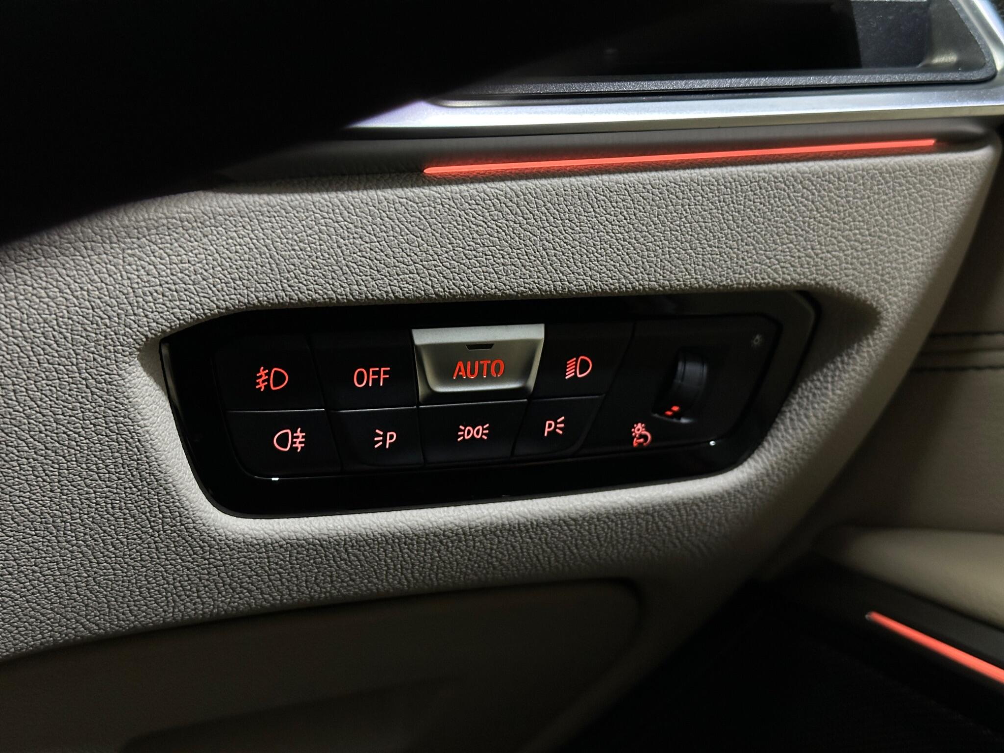 BMW 3 Series view 18