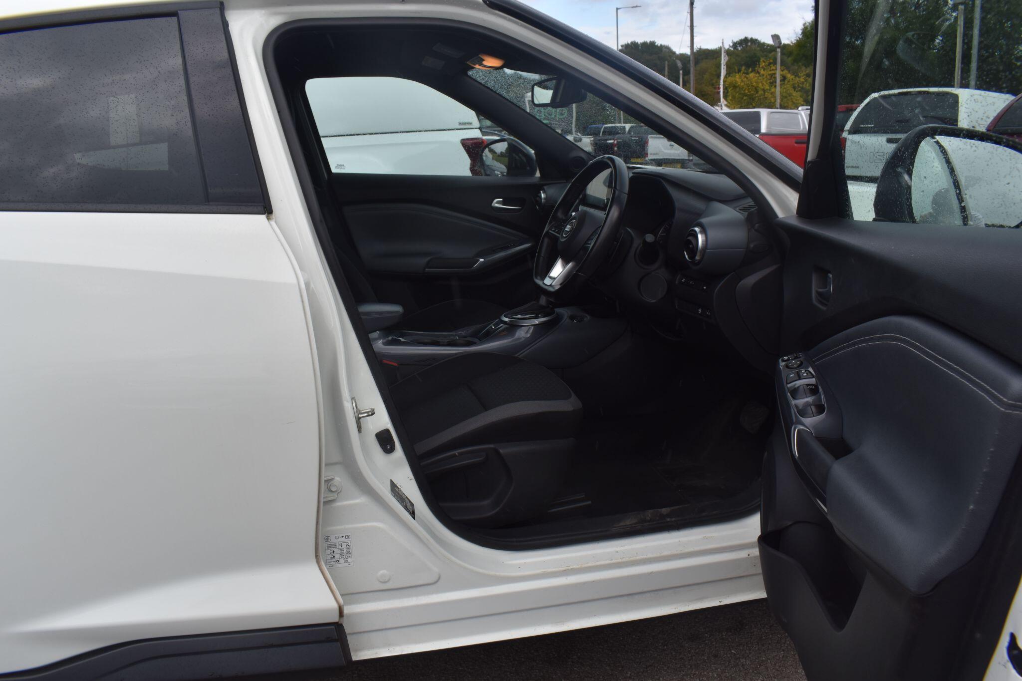 Juke - 1.0 DIG-T N-Connecta DCT Auto Euro 6 (s/s) 5dr - Image 5