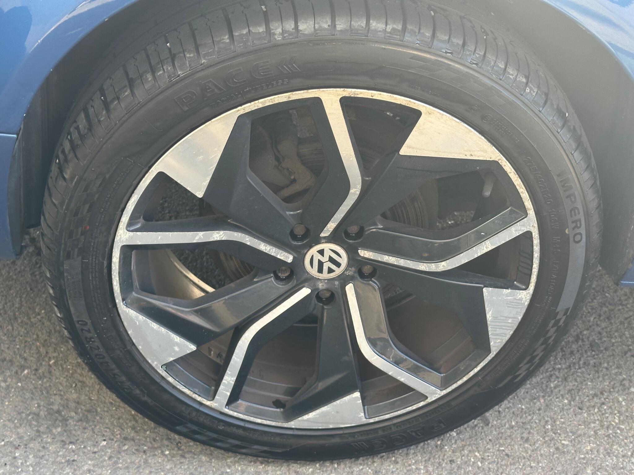 Volkswagen Transporter view 19
